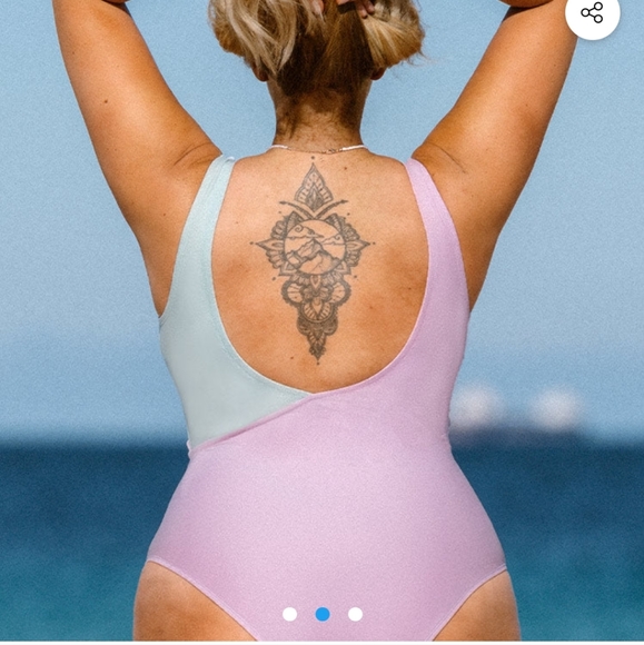 🔥CLEARANCE🔥 NWT Scalloped One Piece Bathing Suit - Picture 4 of 6